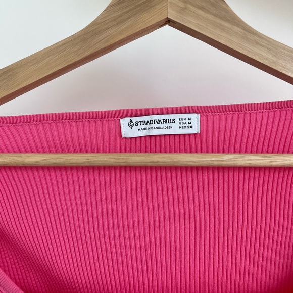 NEW!🌸 pink top Stradivarius
Size: M - Picture 2 of 2